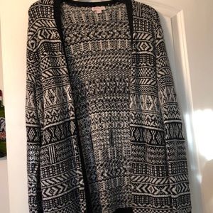 Black and white cardigan XXL